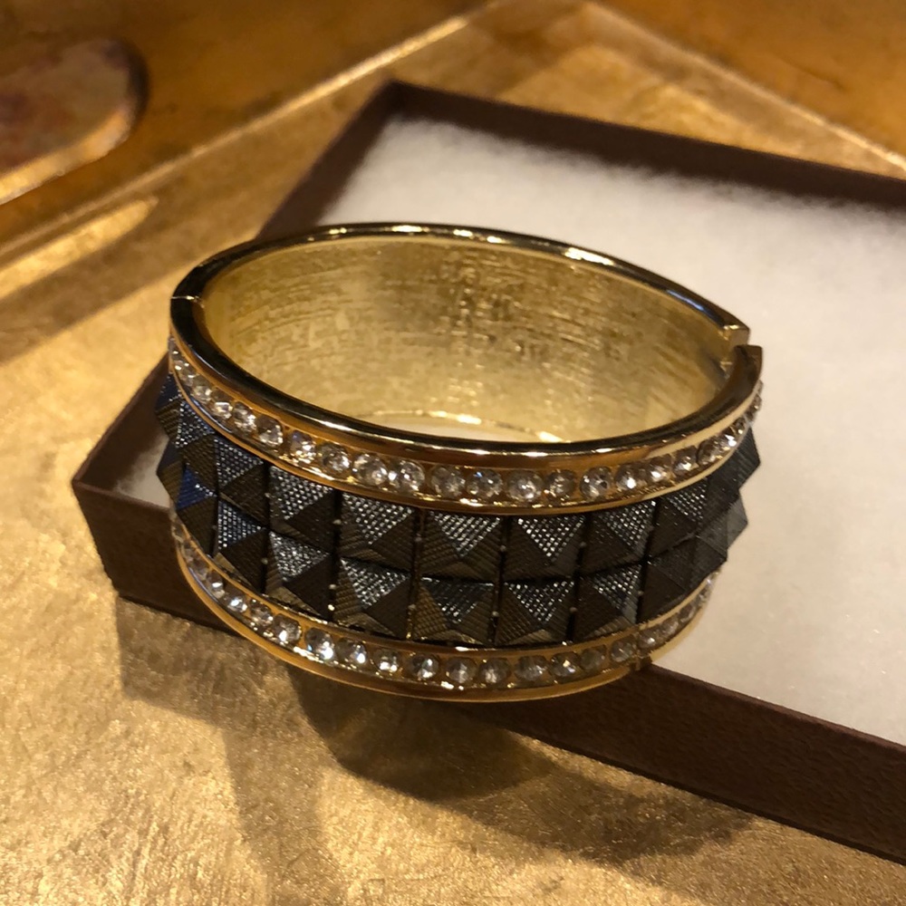 Gold bangle bracelet